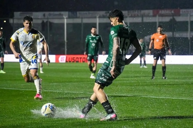 Central y Sarmiento completan el partido pendiente con la mira en objetivos opuestos