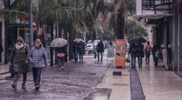 La Noche en mi Barrio en calle San Luis fue suspendida por el mal tiempo