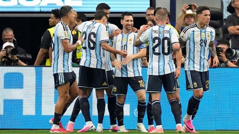 La Selección Argentina enfrenta esta noche a Jordania para cerrar el grupo
