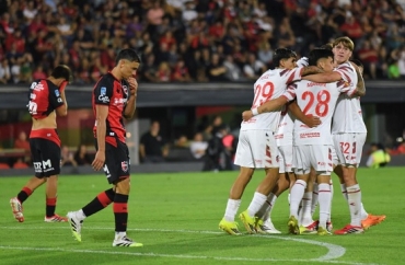 Newell’s perdió ante Estudiantes a días del clásico