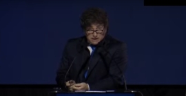 Milei habla en la Bolsa de Comercio, en medio de la polémica por presuntas coimas