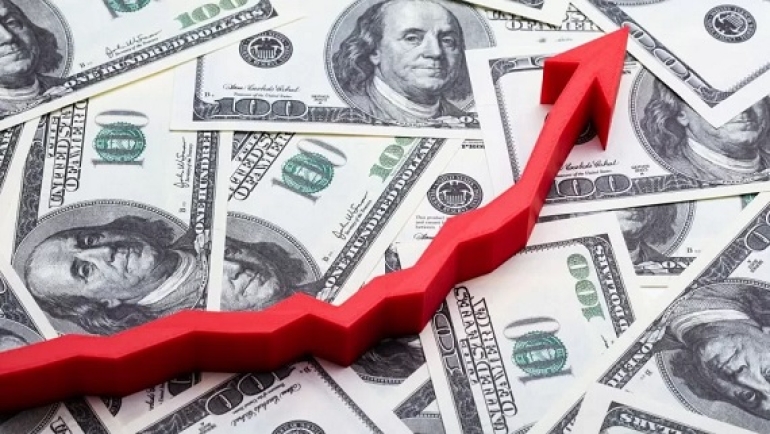 El dólar mayorista tocó el techo de la banda y en la City aseguran que el BCRA salió a mostrar su poder de fuego