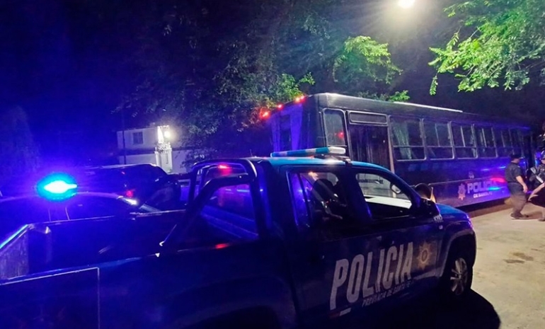 Comisaría 10°: Lanzaron una granada al patio y trasladaron a los detenidos a cárceles