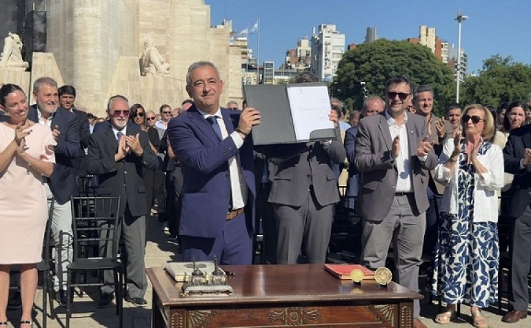 Autonomía municipal: Javkin promulgó la ordenanza para la ciudad de Rosario
