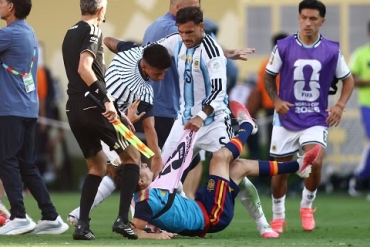 La FIFA castigó a la AFA por el Mundial: multa de USD 321.000, media tribuna y hasta 10 fechas de suspensión