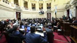 La oposición logró aprobar el aumento a jubilados y continúa el debate en el Senado