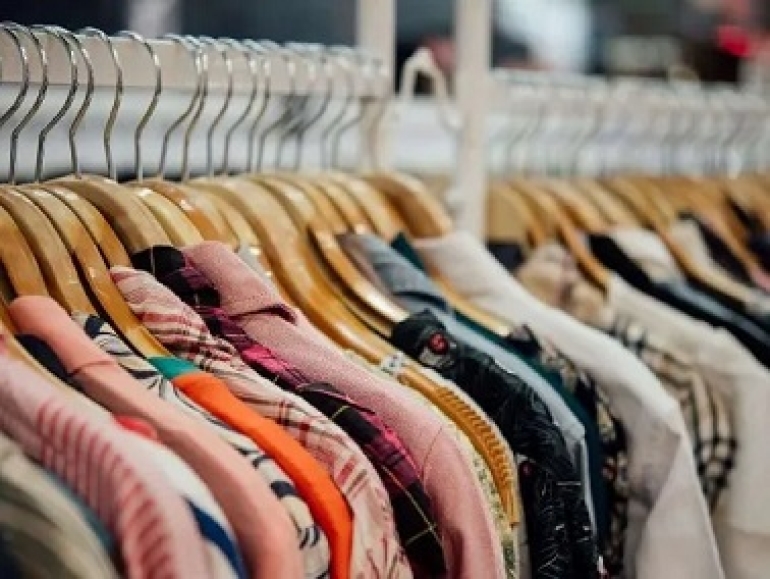 Bajaron los impuestos para la importación de ropa, calzado y telas