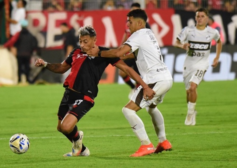 Newell's dejó escapar el triunfo ante Platense y sigue último