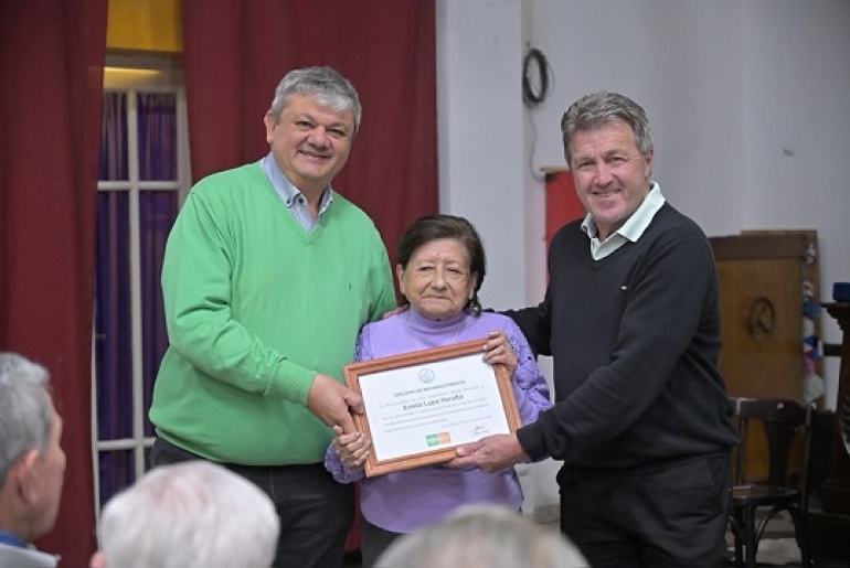 LA MUNICIPALIDAD CONTINÚA HOMENAJEANDO A CIUDADANOS HONORÍFICOS DE VILLA GOBERNADOR GÁLVEZ